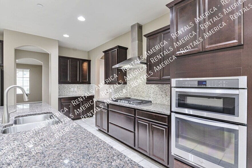 Building Photo - 11042 E Lone Pine Pl