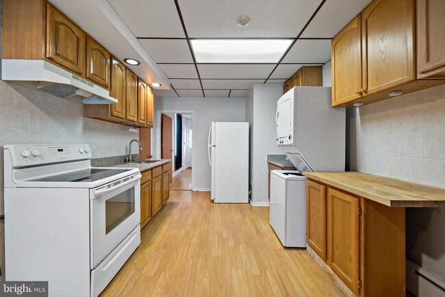 Building Photo - 1304 Jackson St