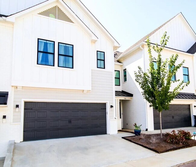 Primary Photo - 3 Bedroom / 3.5 Bath at the Commons in Oxford