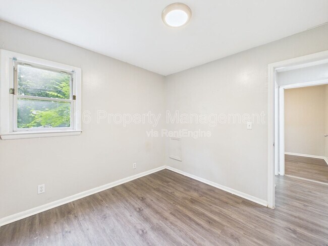 Building Photo - 8028 Montgall Ave