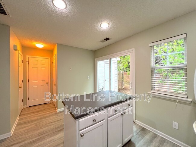 Building Photo - 13656 Meade Glen Ct