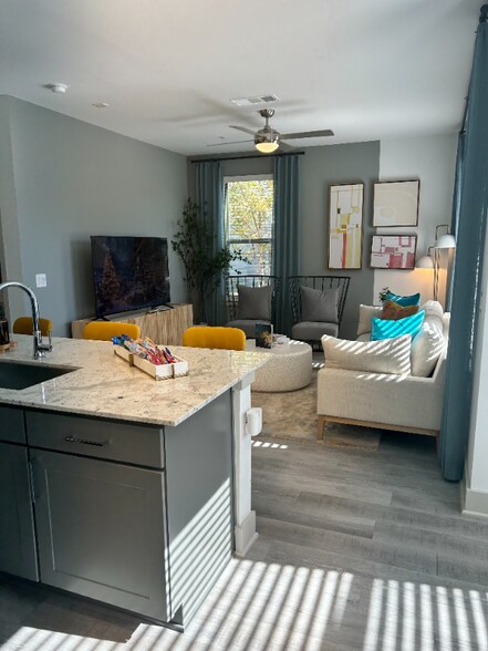 Building Photo - 650 Sgt Ed Holcomb Blvd N