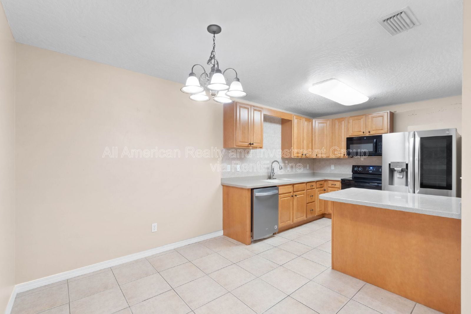 Building Photo - 12 Roserita Pl