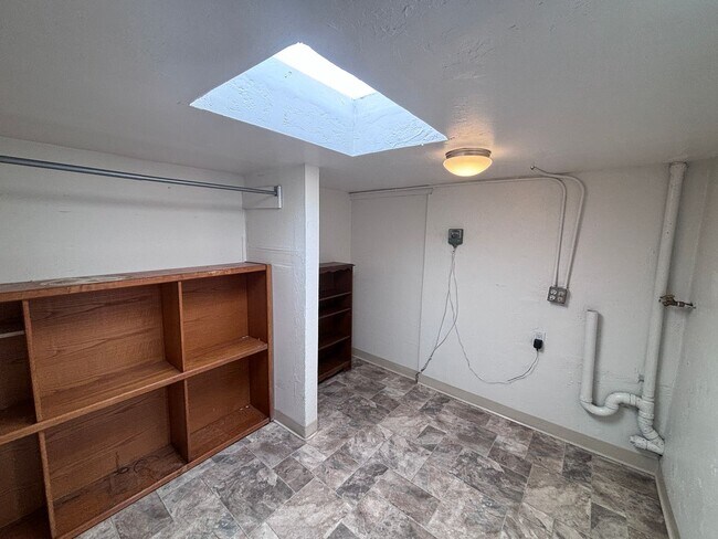 Building Photo - CUPERTINO-charming Eichler house for rent in the heart of Cupertino