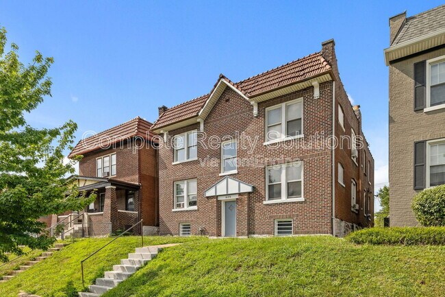 Building Photo - 4175 McRee Ave