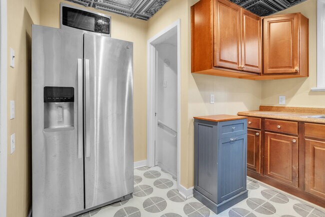 Building Photo - 1644 McFarland Rd