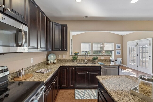 Building Photo - Charming and move-in ready 3-bedroom, 2.5-bath home