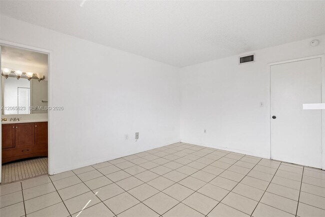 Building Photo - 10050 NW 9th St Cir