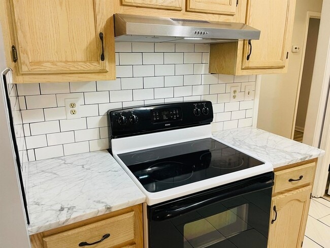 Building Photo - 2256 Lake Springs Ln