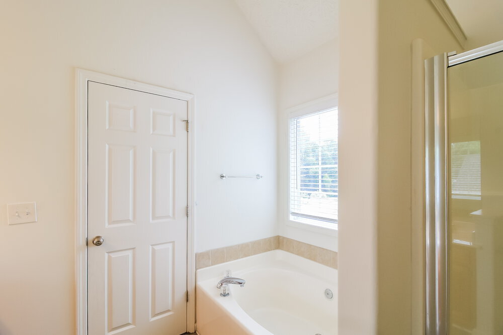 Building Photo - 215 Trelawney Pl