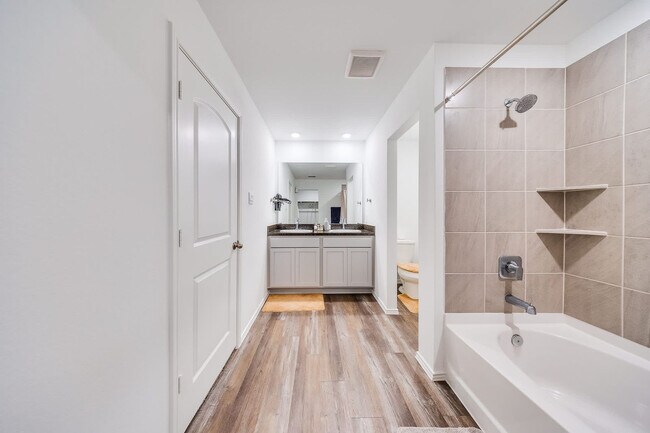 Building Photo - 6055 Diamond Vis Ct