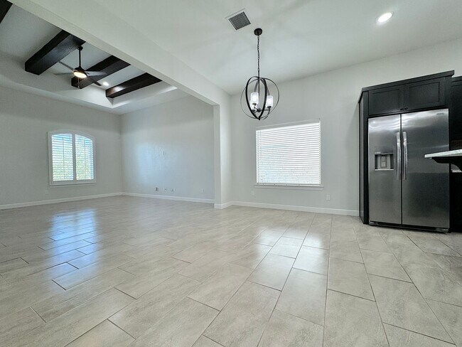 Building Photo - East El Paso 4 bed Refrig A/C with Gorgeous Backyard!