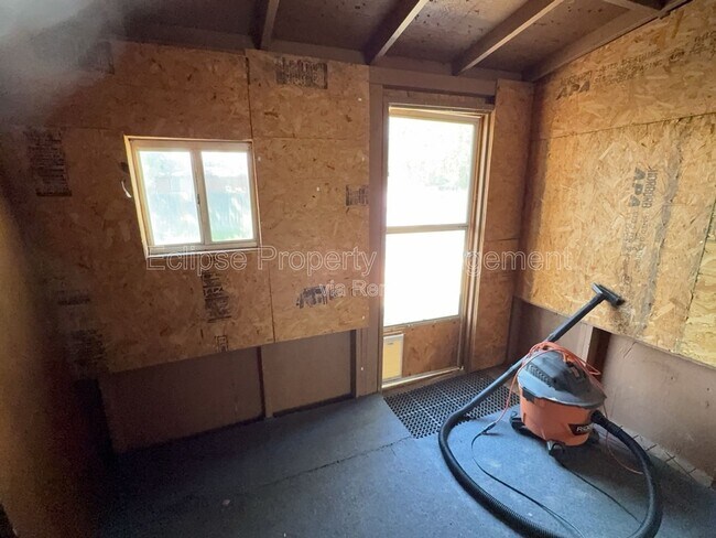Building Photo - 3228 White Ave