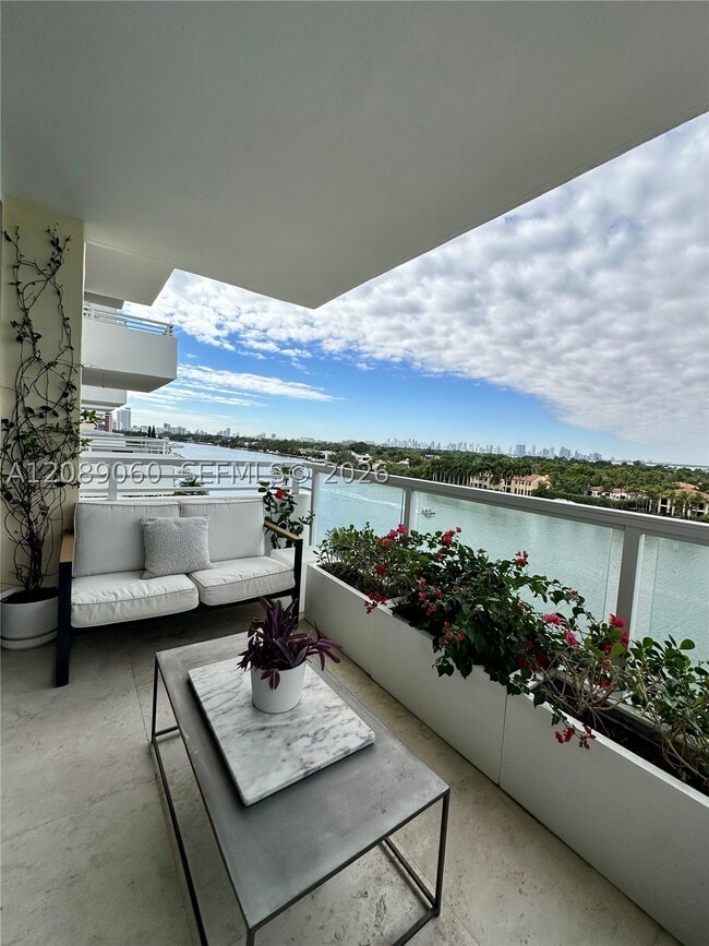 Building Photo - 5600 Collins Ave