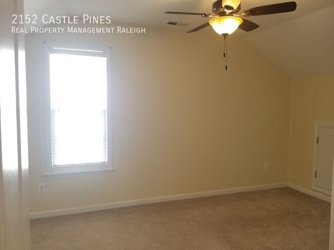 Building Photo - 2152 Castle Pines Dr