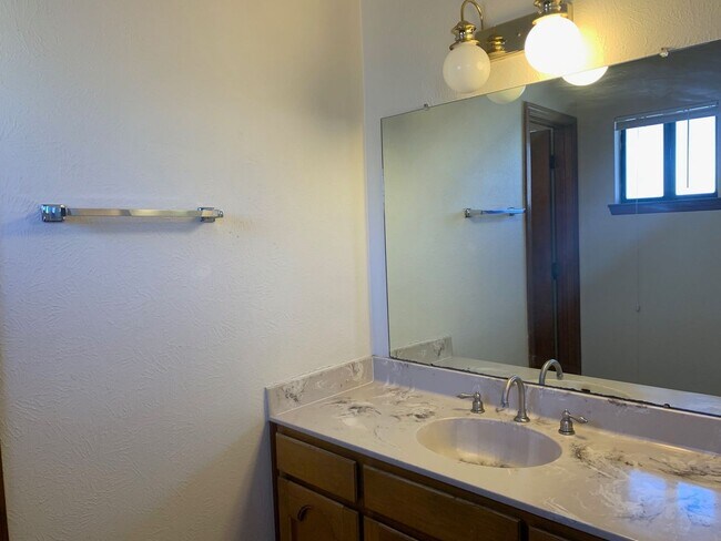 Building Photo - Heritage Hills Rental