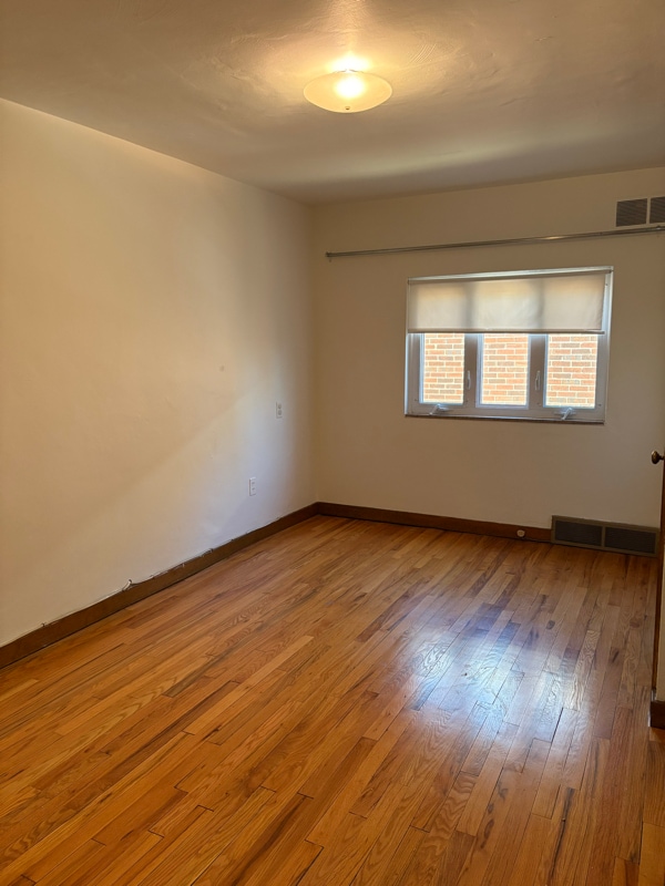 Building Photo - 6318 Glenview Pl