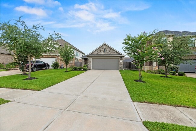 Building Photo - 31222 Pinebrook Falls Ln
