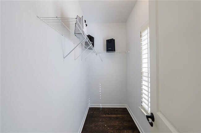 Building Photo - 1012 Madeline Ln