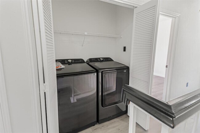 Building Photo - 8888 Benning Dr