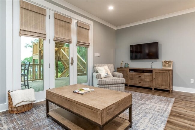 Building Photo - 500 Lemoyne Dr