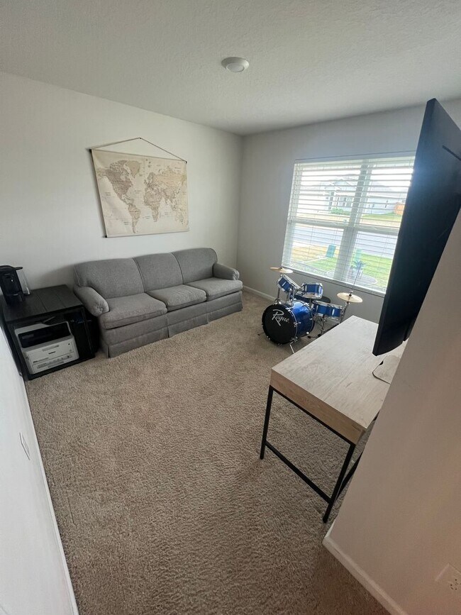 Building Photo - Woodlands 4 bed 2 bath gem !