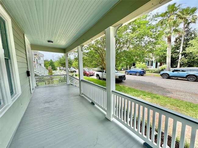 Building Photo - 1307 Avenue H