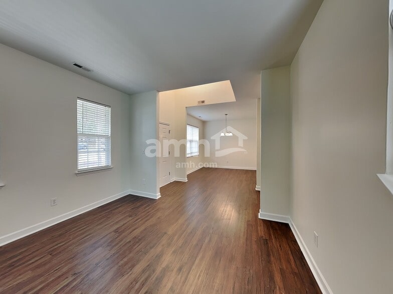 Building Photo - 4219 Kiser Woods Dr SW