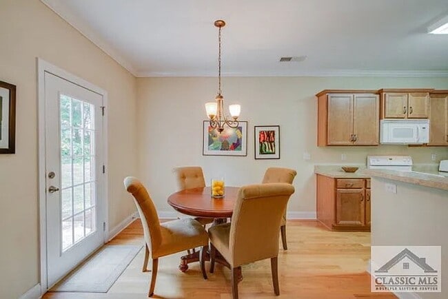 Building Photo - 1190 Brookshire Dr