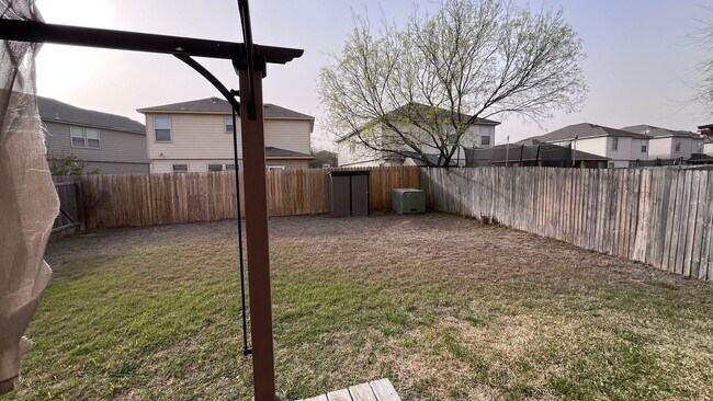 Building Photo - * Make this spacious home in Helotes off B...