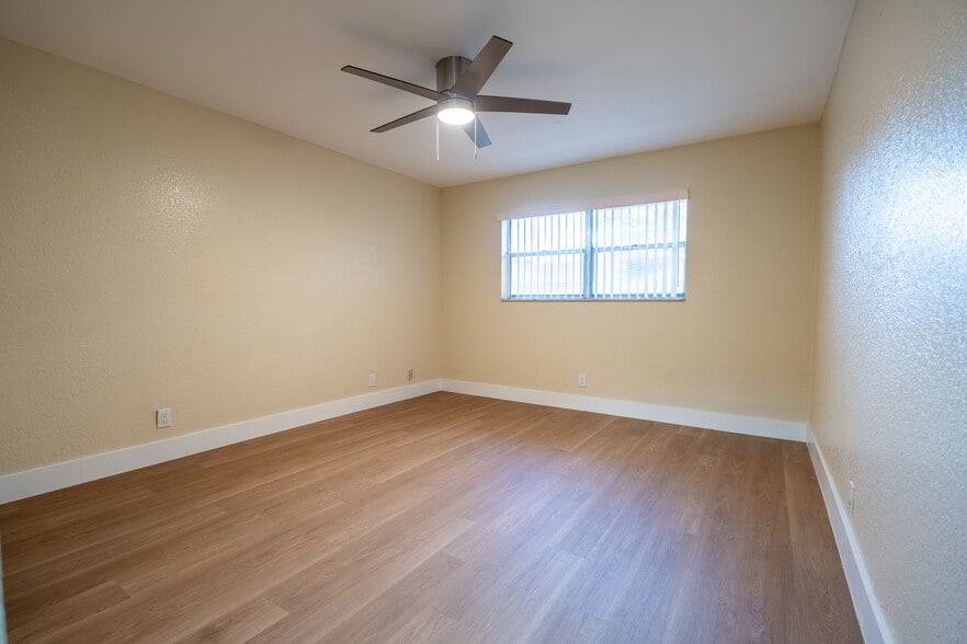 Building Photo - 10911 NW 45th St