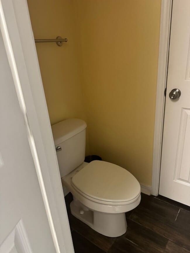 Building Photo - 3/2/2 Gated Community, Fenced Yard, Pool Access