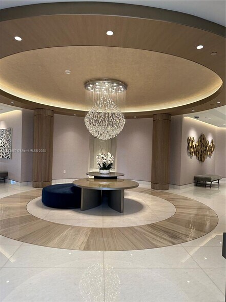 Primary Photo - 888 Brickell Key Dr