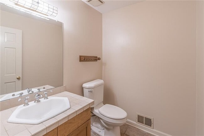 Building Photo - 1610 Branch Valley Dr