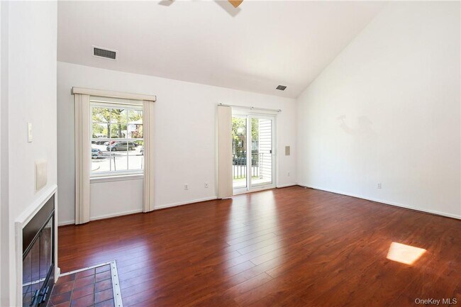 Building Photo - 599 Midland Ave