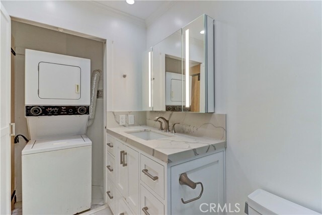 Building Photo - 230 Lille Ln