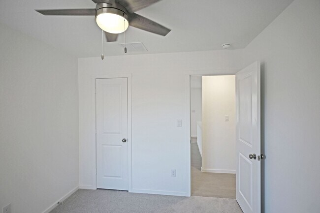 Building Photo - 223 Zyra Ave