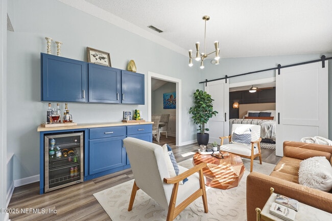 Building Photo - 2143 Lady Di Ln