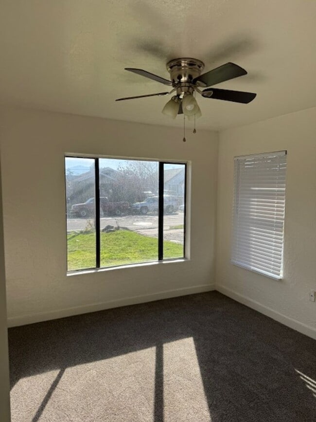 Building Photo - COZY CLASSIC HOME WITH FRESH UPDATES AND BUILT-INS