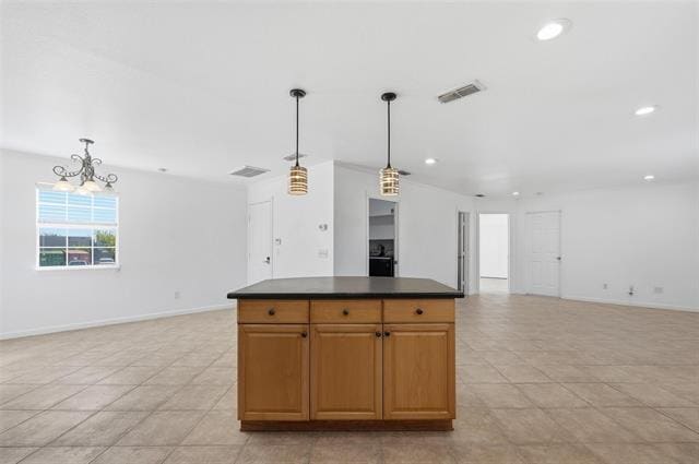 Building Photo - 633 Rose Garden Dr