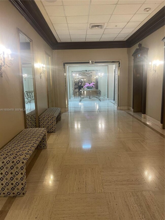 Building Photo - 2030 S Ocean Dr