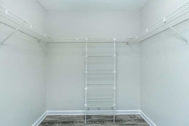 Building Photo - Move In Special: $300 OFF Rent + NO Admin Fee + 1/2 OFF Deposit