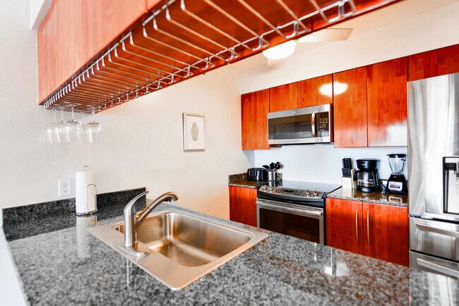 Building Photo - 1 SE 12th St