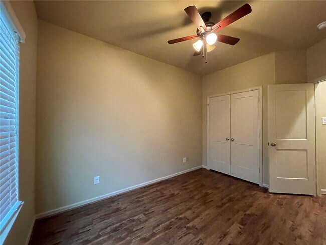 Building Photo - 26148 Avenue E