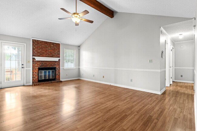 Building Photo - 622 Ridgefield Dr