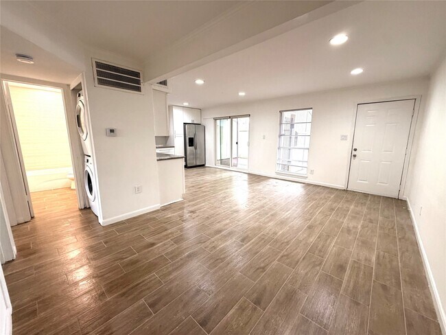 Building Photo - 4723 Aftonshire Dr