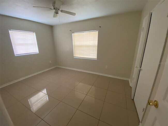 Building Photo - 2605 Pembrook Dr