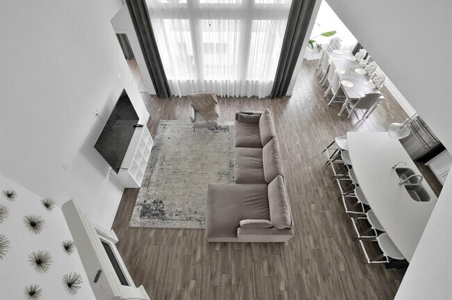 Building Photo - 2807 Kingly Pne Trl