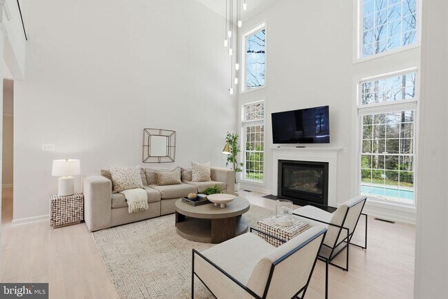 Building Photo - 3515 Devon Dr