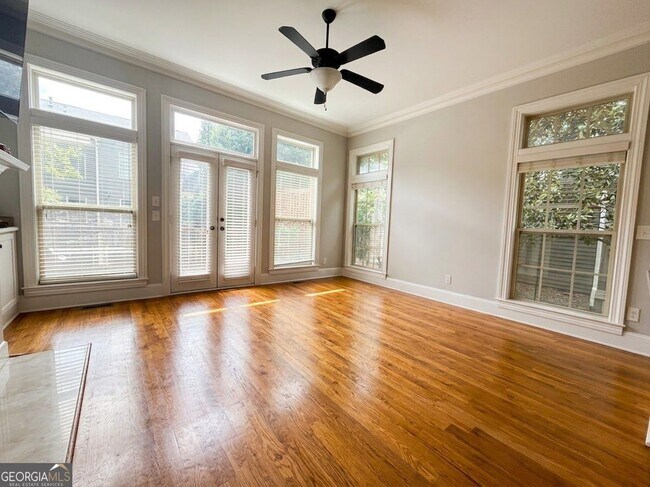 Building Photo - 1602 Chatterton Ct NE